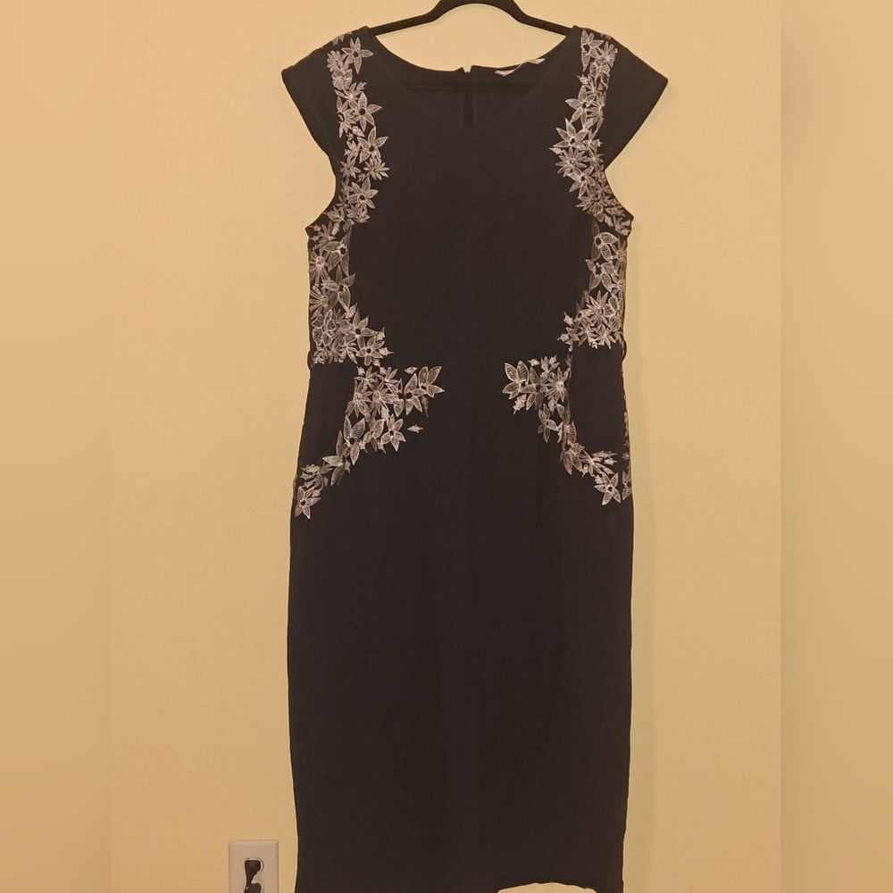 Cap sleeve Plus size w/belt Eshakti Navy Blue with White Floral Embroide…
